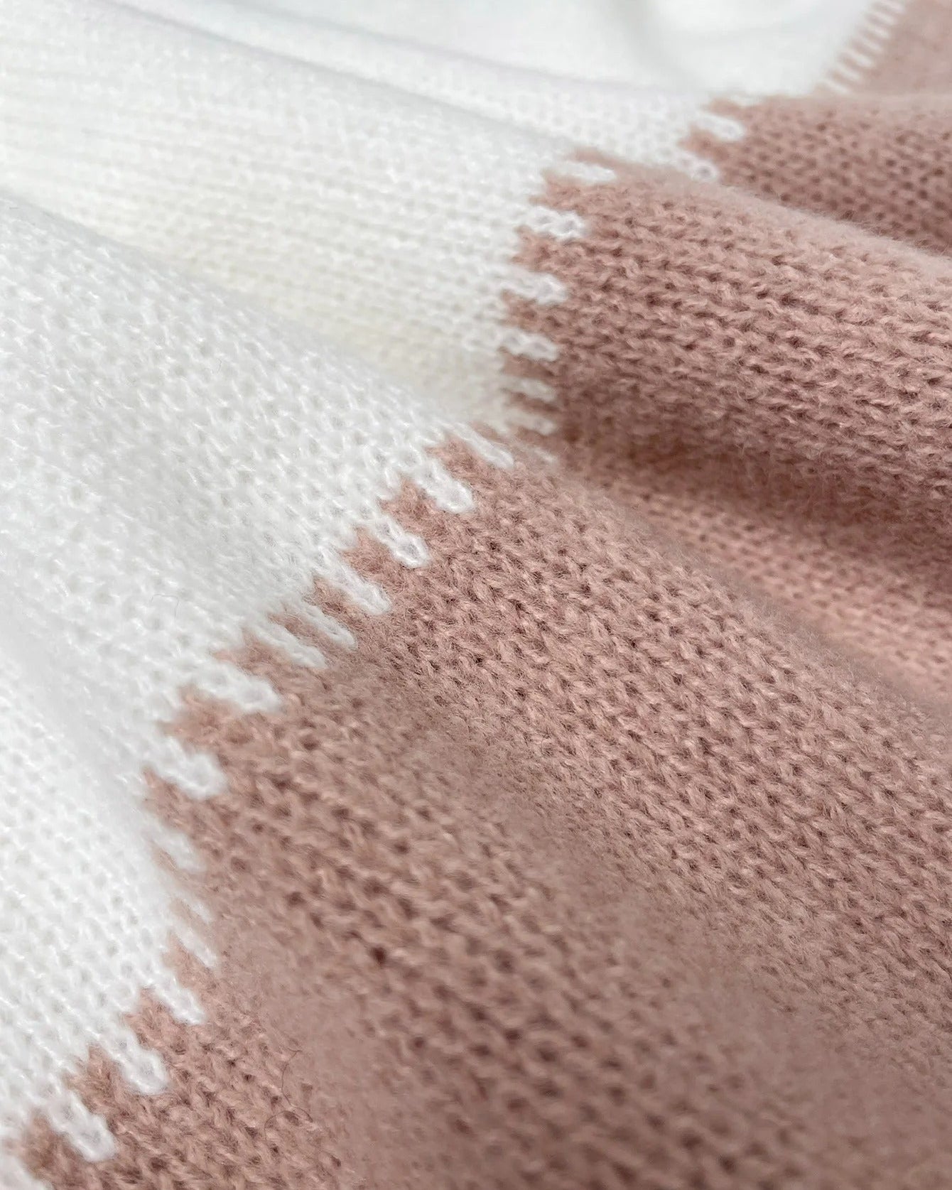 Zoe - Colourblock Leopard Sweater